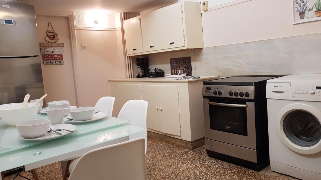Olive Apartment- Athens Center, 4 Bd, 1.5 Bath Ngoại thất bức ảnh