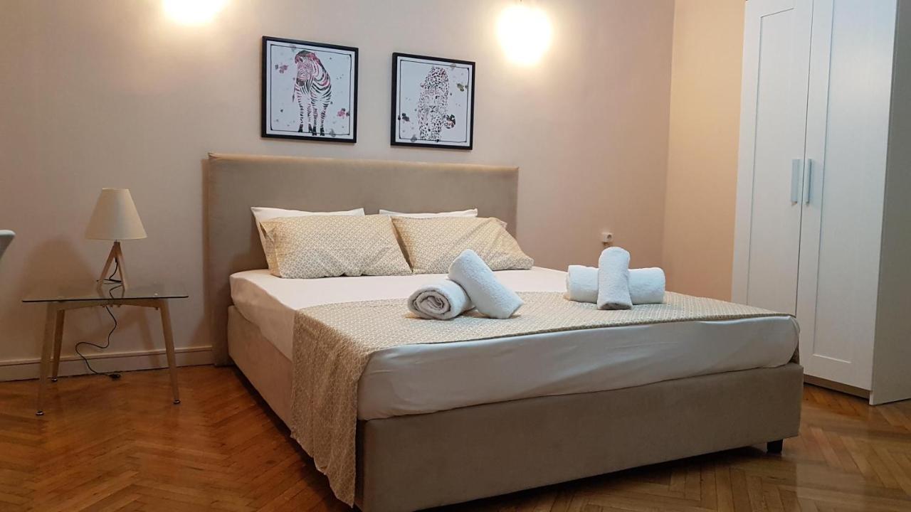 Olive Apartment- Athens Center, 4 Bd, 1.5 Bath Ngoại thất bức ảnh